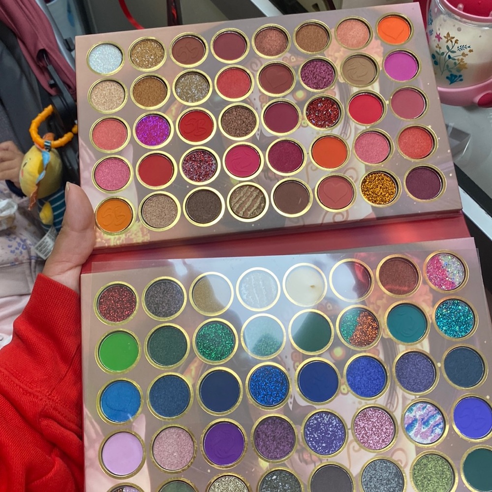 New bikina eyeshadow